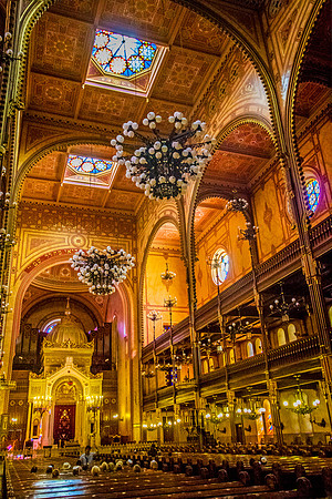 Dohany Street Synagogue - Looking Upward